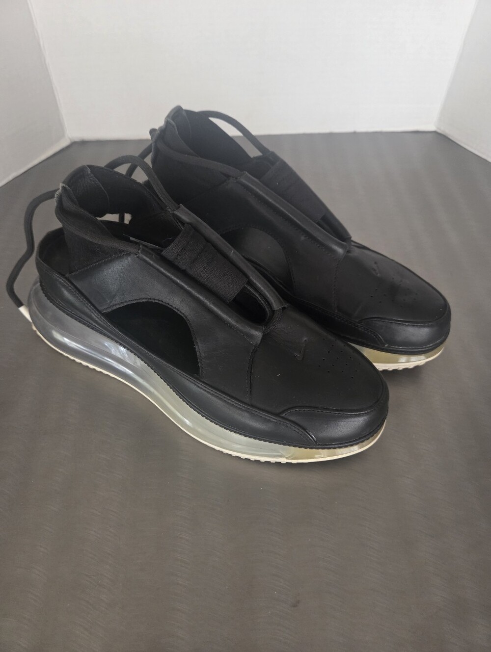 Nike Air Max 720 Slip Black Leather Slip-On Sneakers Women's 10 A03189-001